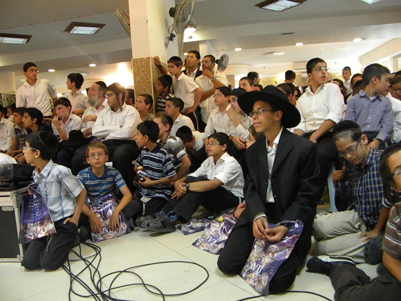 הרב אמנון יצחק על שוואקי: מושחת, לשבור קלטות שלו