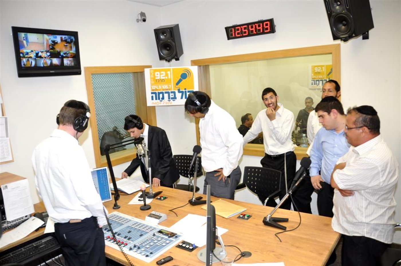 תמונות ווידאו: מידד טסה מסיים מסכת חגיגה ב´קול ברמה´