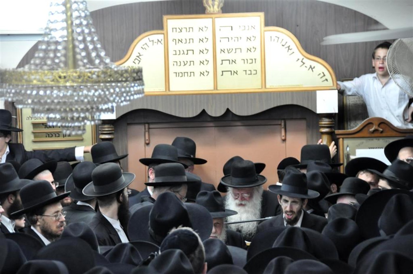 הלווויה בבני-ברק: נפרדו בדמעות מרמ"מ שלוזינגר