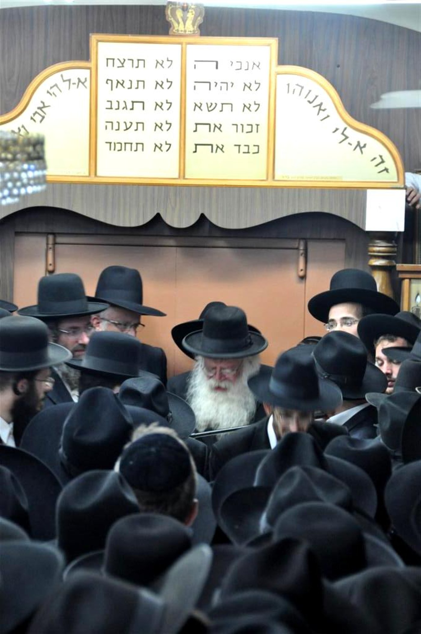 הלווויה בבני-ברק: נפרדו בדמעות מרמ"מ שלוזינגר