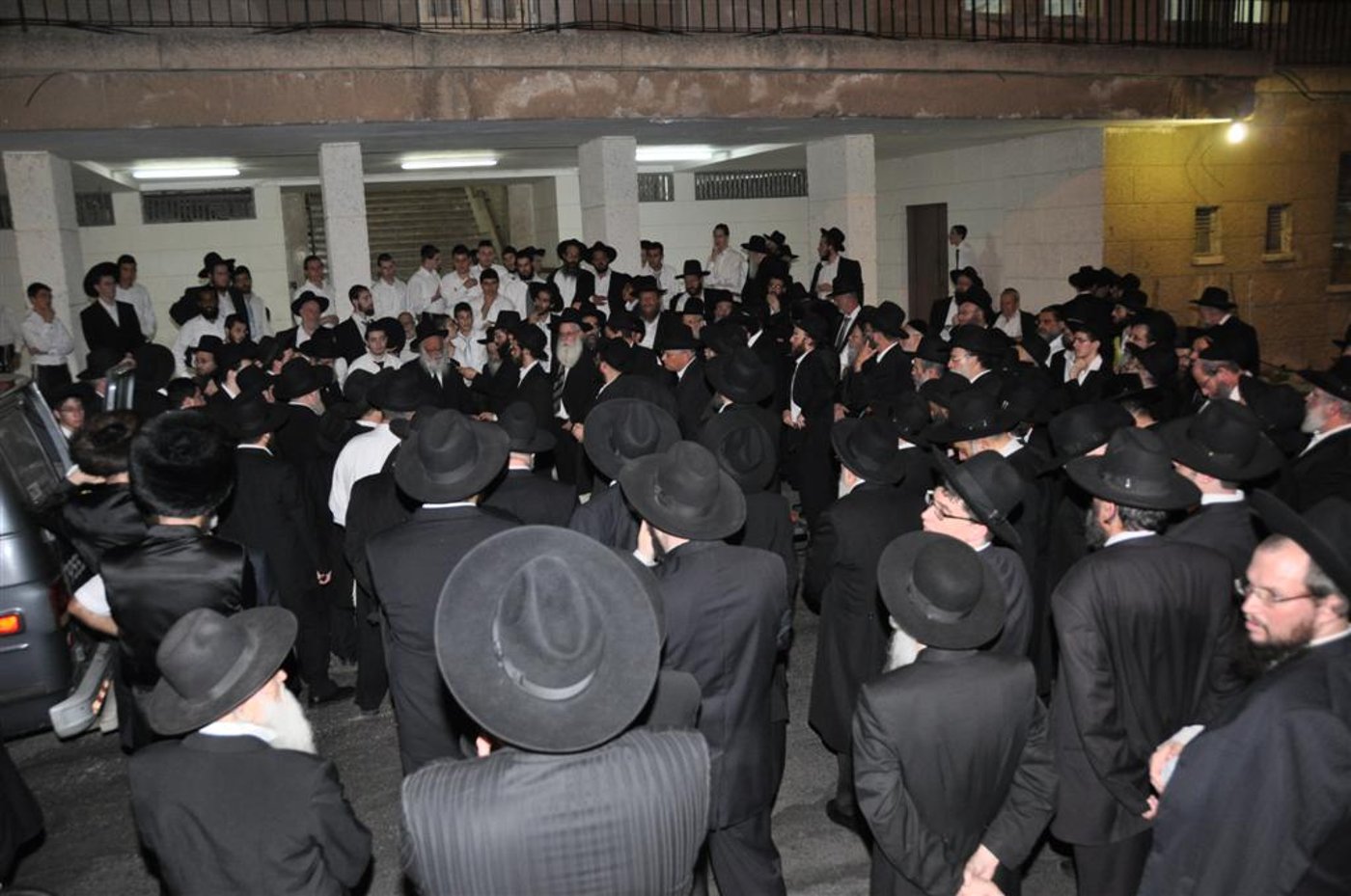 תמונות: הלויית הרה"צ ר´ בן ציון לייטנר זצ"ל מפוניבז´