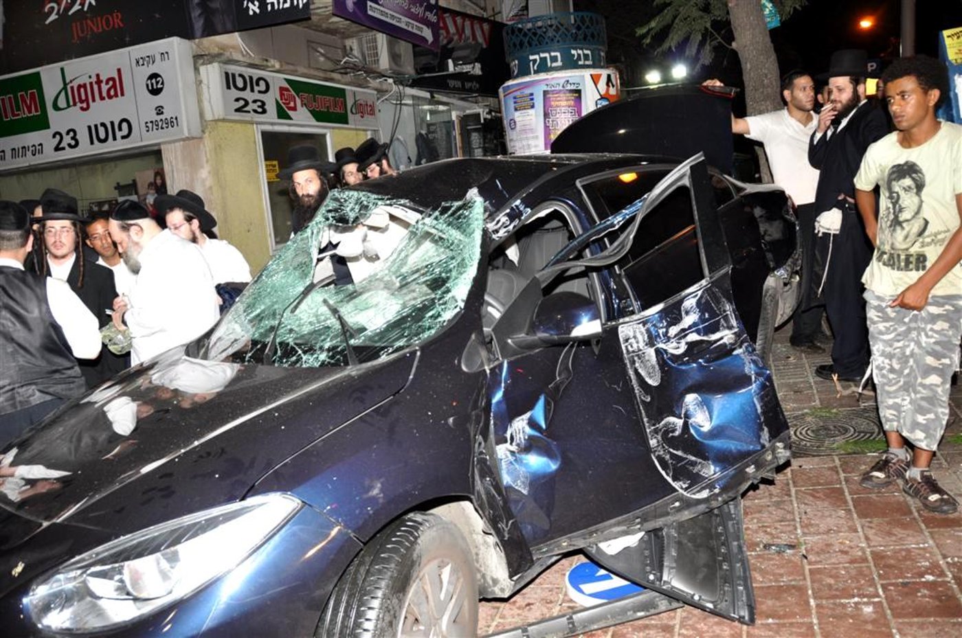 לפנות בוקר: תאונה קשה בלב בני-ברק - וידאו ותמונות