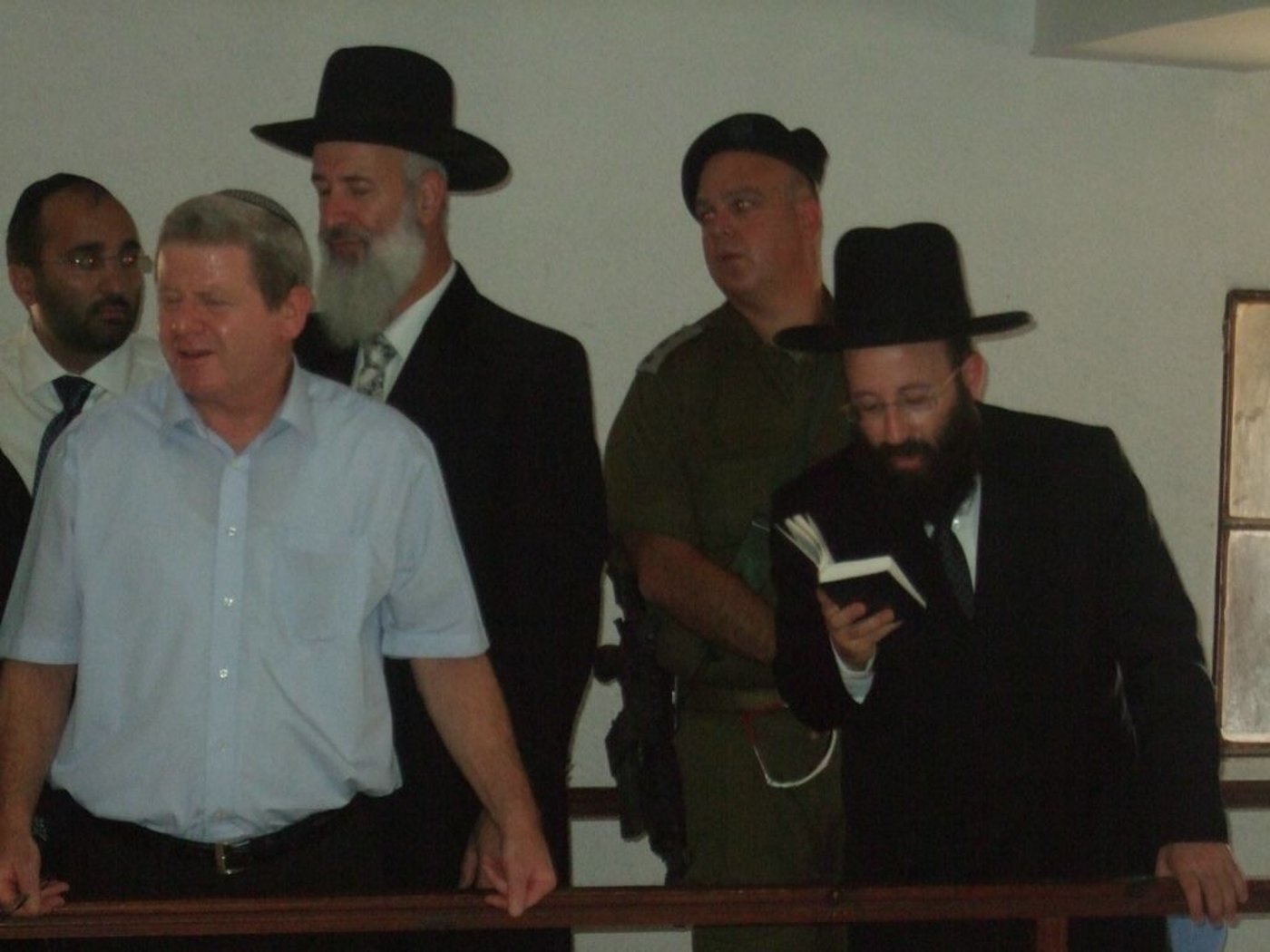 ביקור היסטורי: הרבנים הראשיים בקבר יוסף בשכם