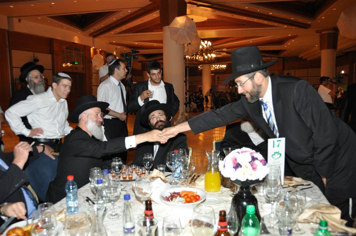 צפו: 'הרנטגן' מקבל תמיכה מהרב מצגר