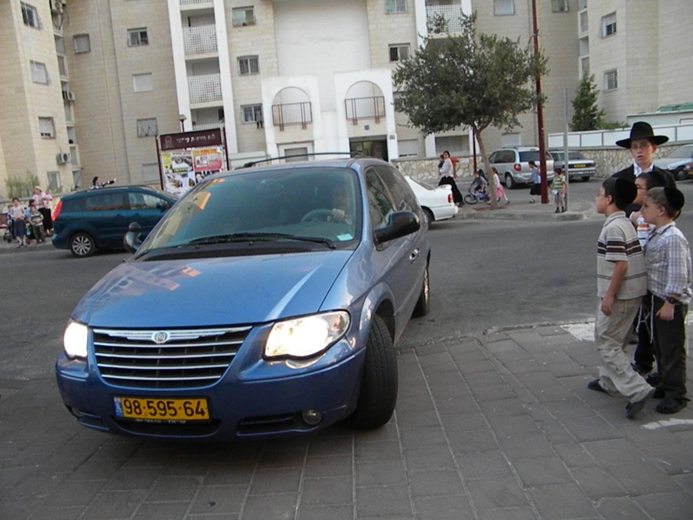 ישיבת "מיר" התעטפה חג: הגראי"ל הגיע לביקור מיוחד