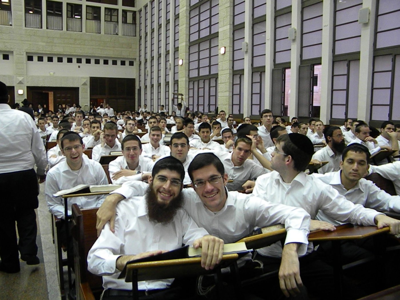 ישיבת "מיר" התעטפה חג: הגראי"ל הגיע לביקור מיוחד