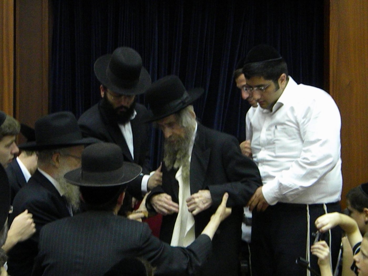 ישיבת "מיר" התעטפה חג: הגראי"ל הגיע לביקור מיוחד