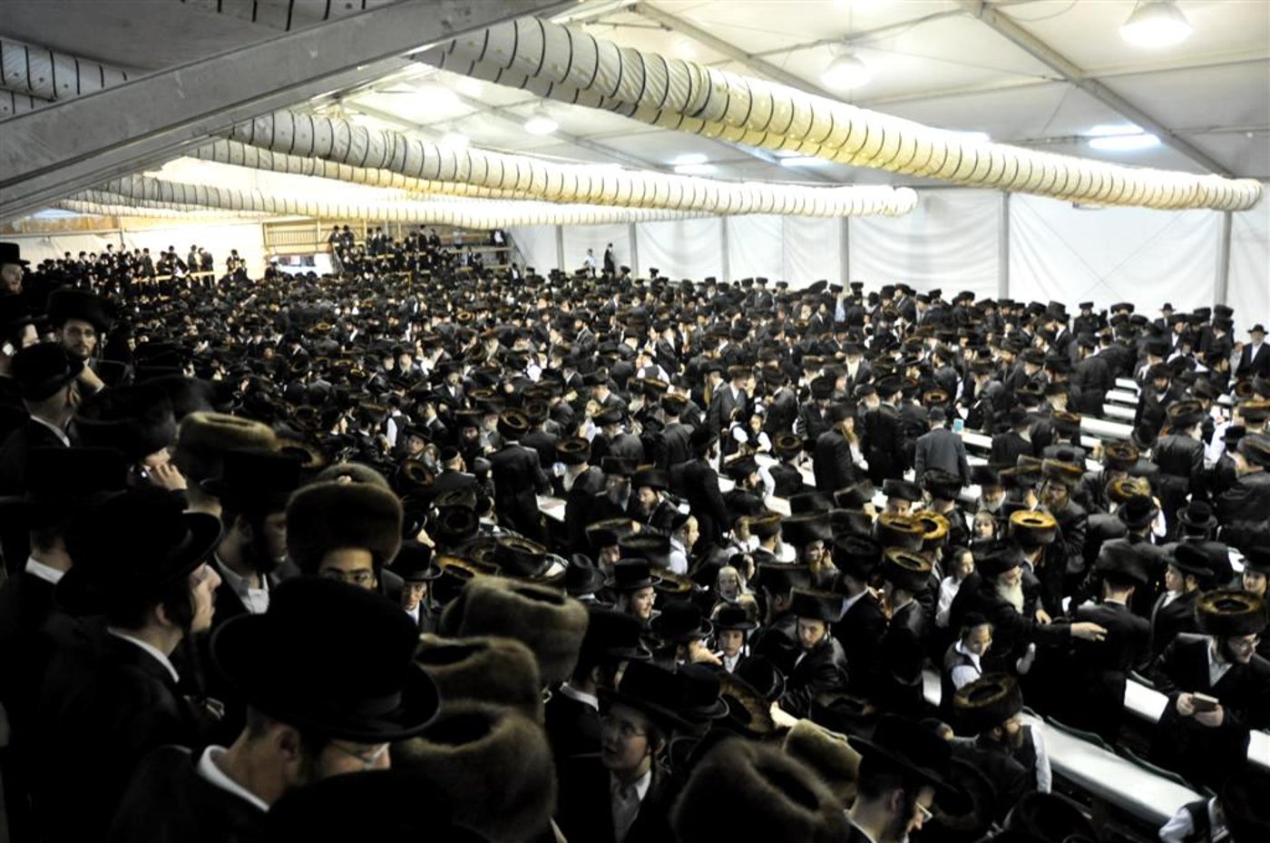 התרגשות בויזניץ: האדמו"ר נכח במעמד סליחות