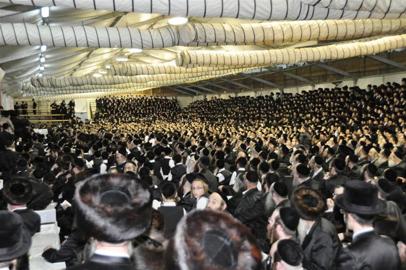 התרגשות בויזניץ: האדמו"ר נכח במעמד סליחות