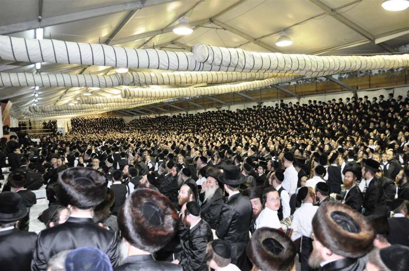 התרגשות בויזניץ: האדמו"ר נכח במעמד סליחות