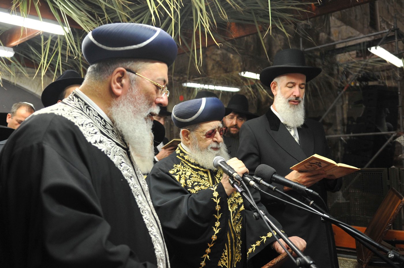 סליחות אחרונות לתשע"א: מרן הגר"ע ורבבות בכותל