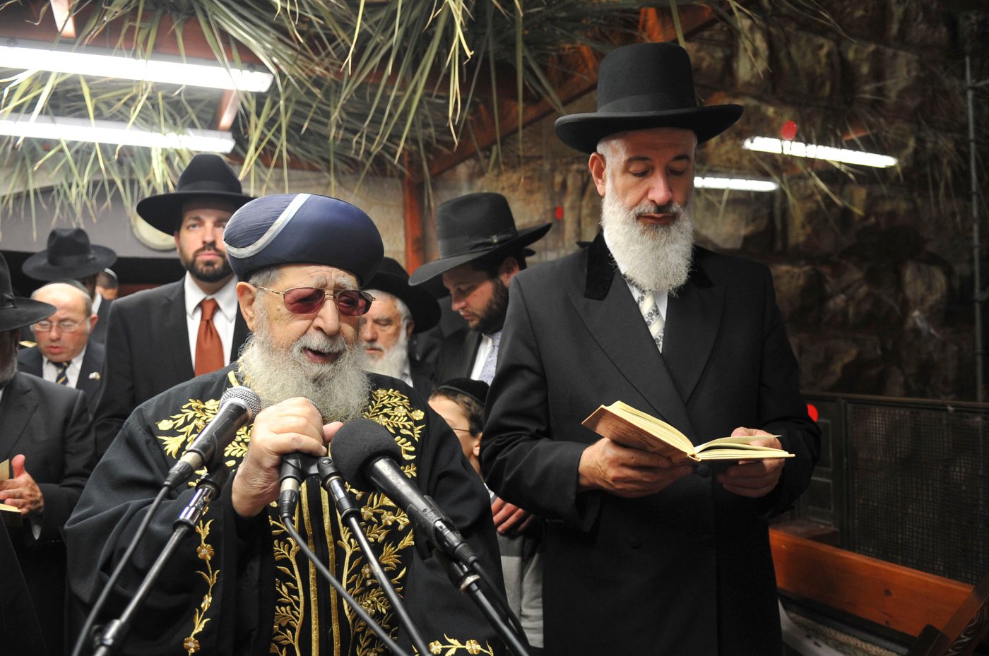 סליחות אחרונות לתשע"א: מרן הגר"ע ורבבות בכותל