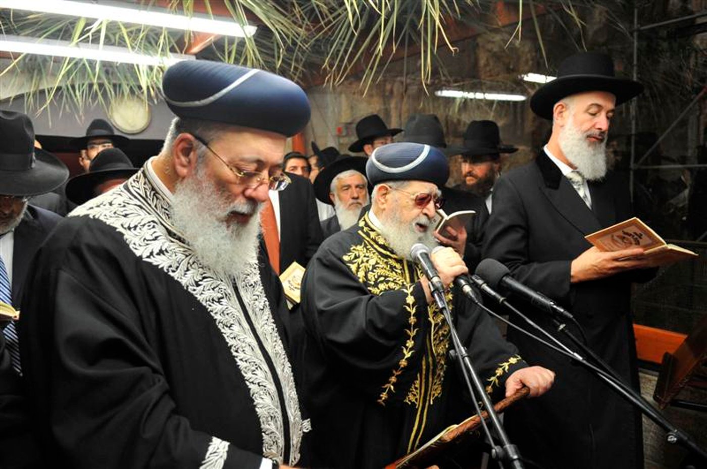 סליחות אחרונות לתשע"א: מרן הגר"ע ורבבות בכותל