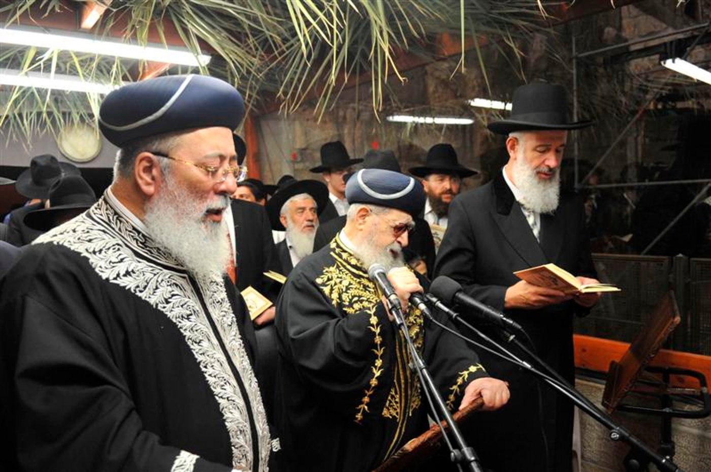 סליחות אחרונות לתשע"א: מרן הגר"ע ורבבות בכותל