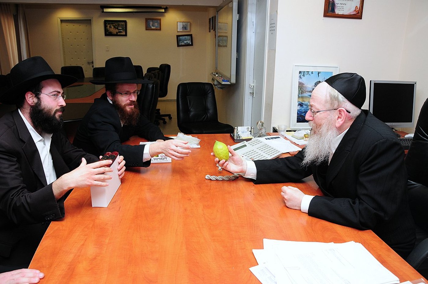השרה לבנת גילתה למשלחת חב"ד: "מובילה מאבק בהקפאה"