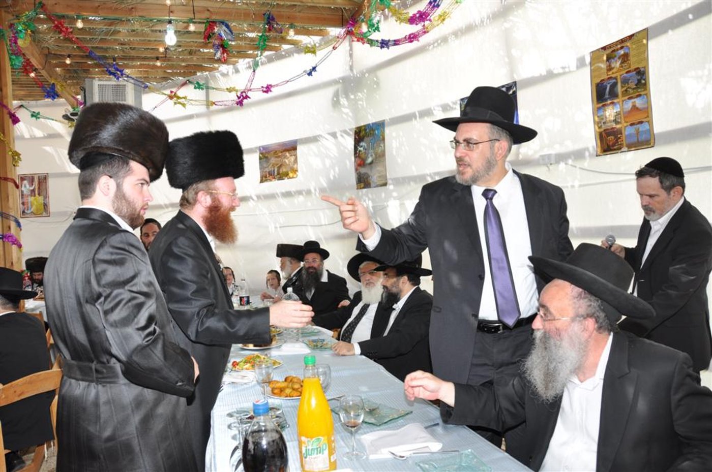 גלריה, וידאו: בסוכה של ראש העיר בני-ברק
