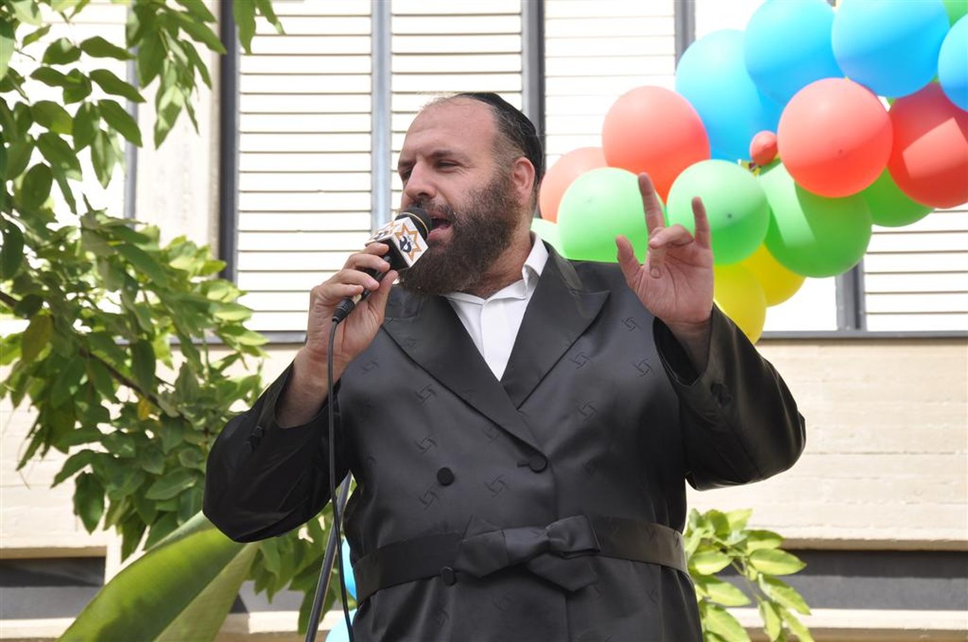 רק אצל החרדים: 1,000 איש משמחים חולה אחד