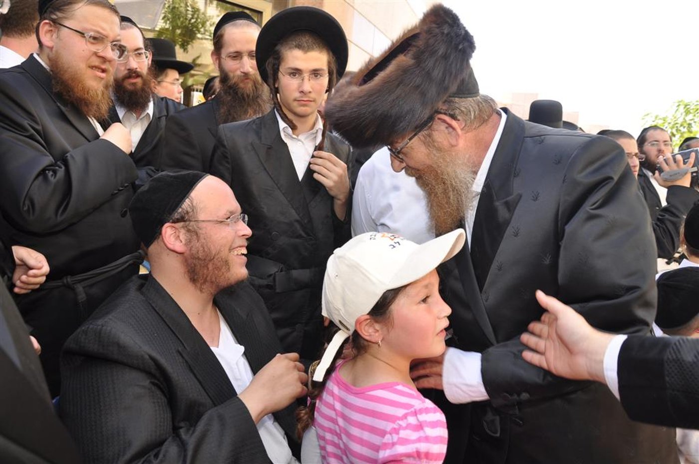 רק אצל החרדים: 1,000 איש משמחים חולה אחד