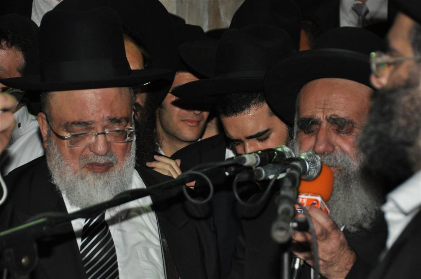 ובית ישראל יבכו: רבבות בהלווית הגר"י מועלם זצ"ל