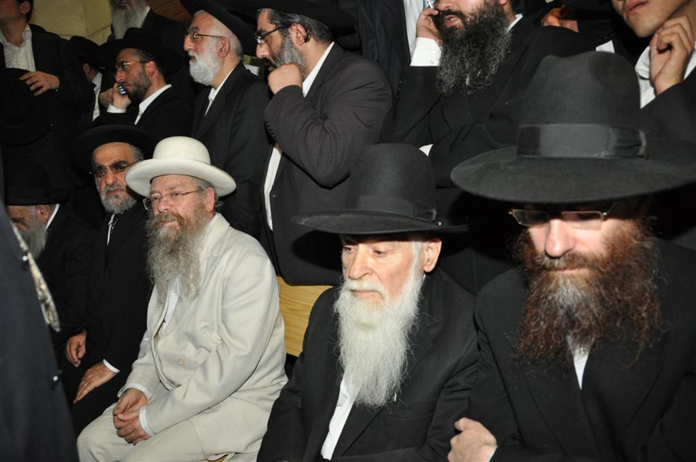 ובית ישראל יבכו: רבבות בהלווית הגר"י מועלם זצ"ל