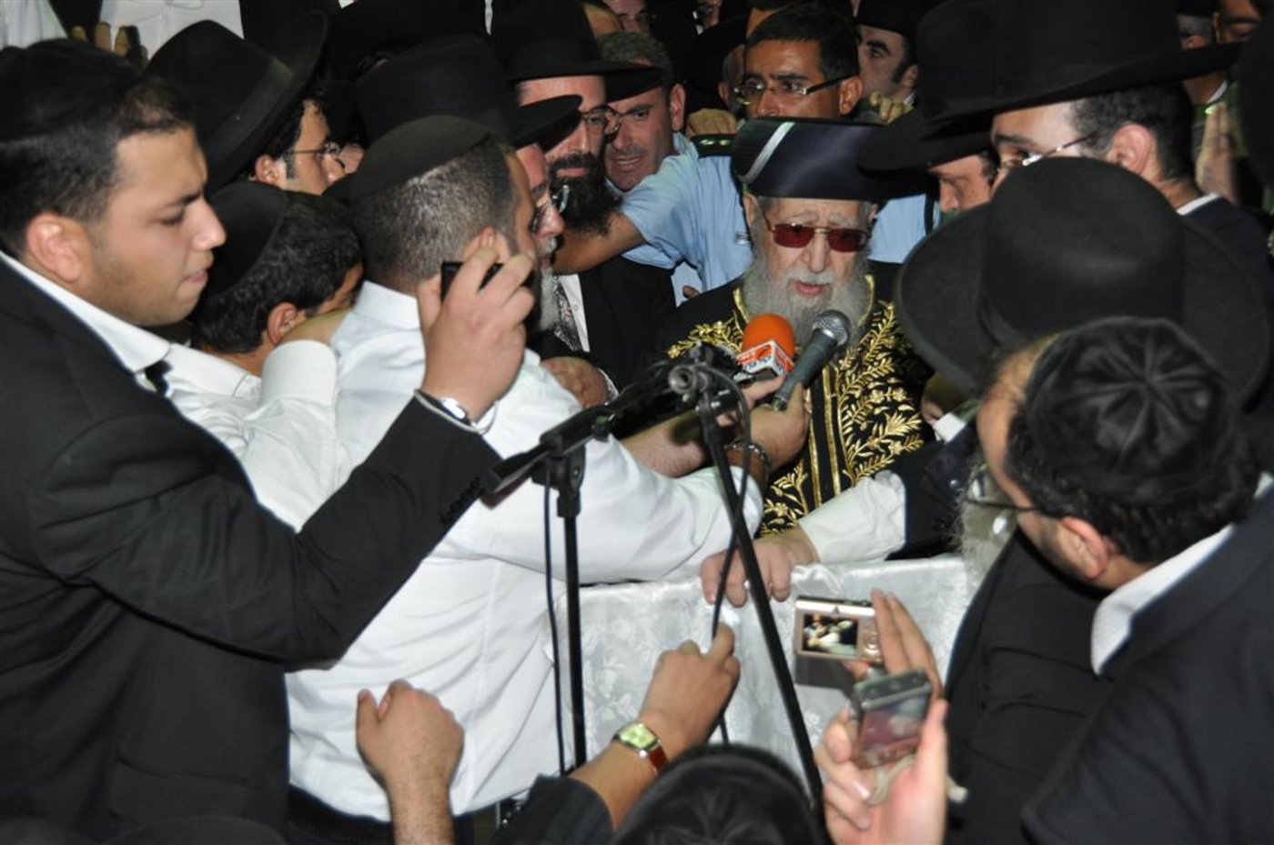 ובית ישראל יבכו: רבבות בהלווית הגר"י מועלם זצ"ל