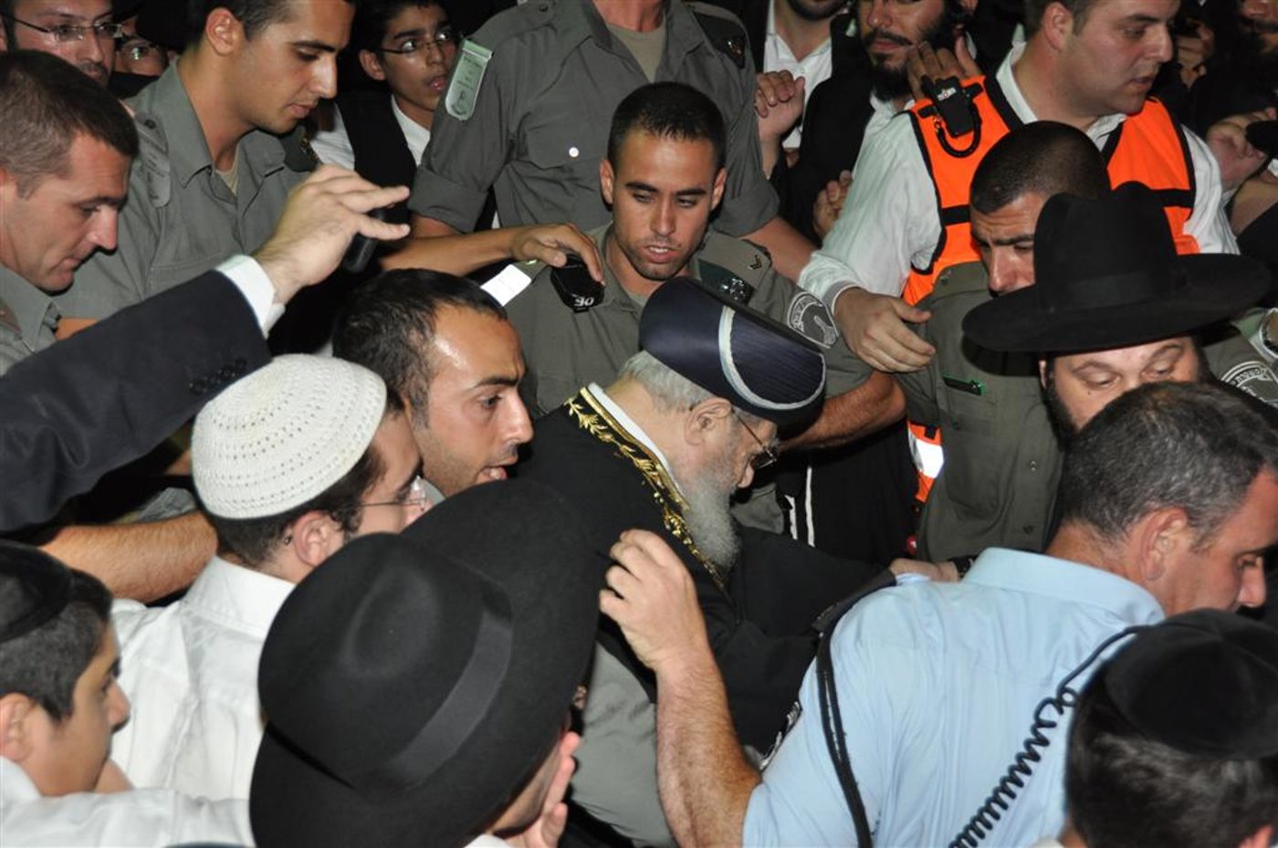 ובית ישראל יבכו: רבבות בהלווית הגר"י מועלם זצ"ל