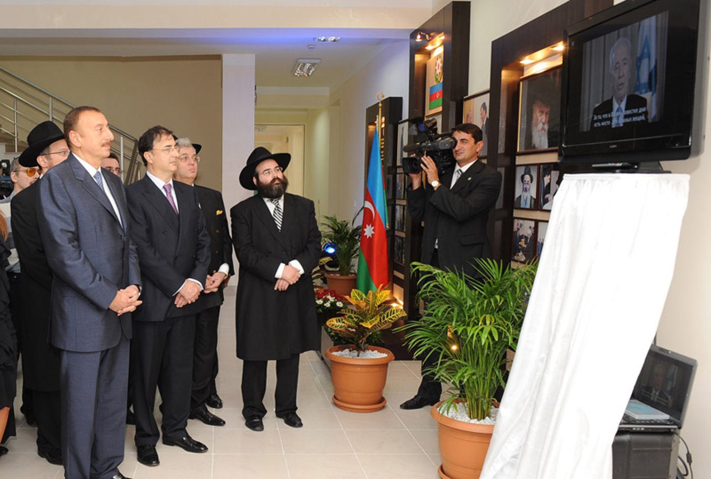 מדינה מוסלמית חנכה מוסד של חב"ד; פרס שלח ברכה