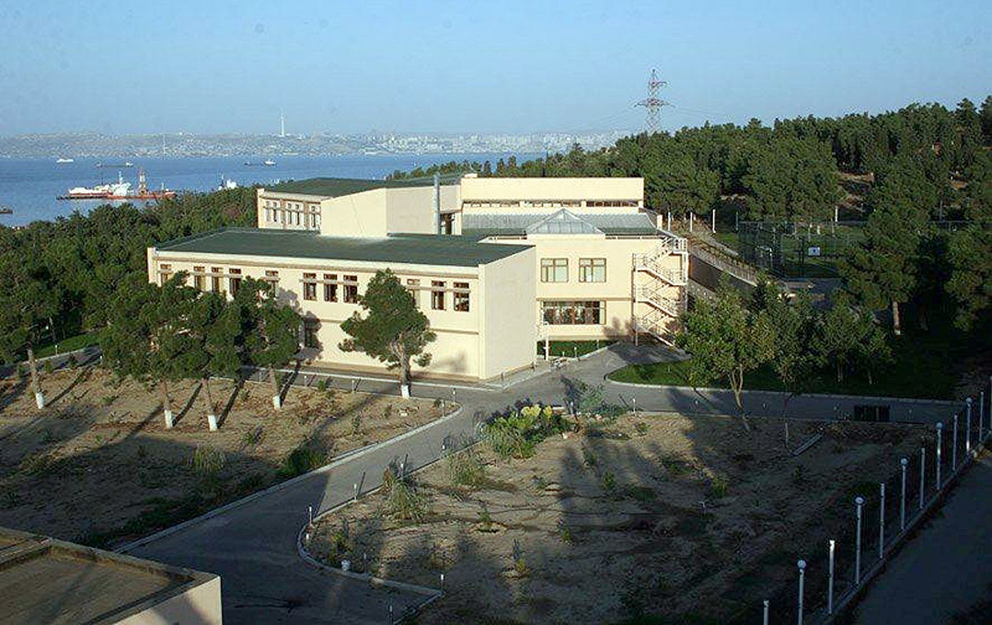 מדינה מוסלמית חנכה מוסד של חב"ד; פרס שלח ברכה