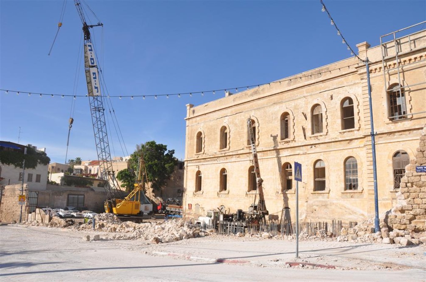 תיעוד מצולם: האברכים התפללו, החומה קרסה