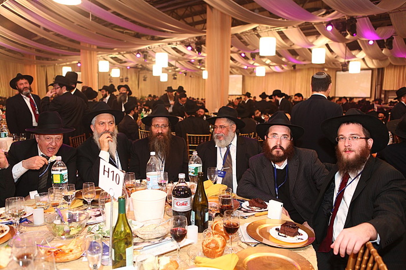 הגביר שתומך בחב"ד גילה: "מדוע אני תורם מיליונים?"