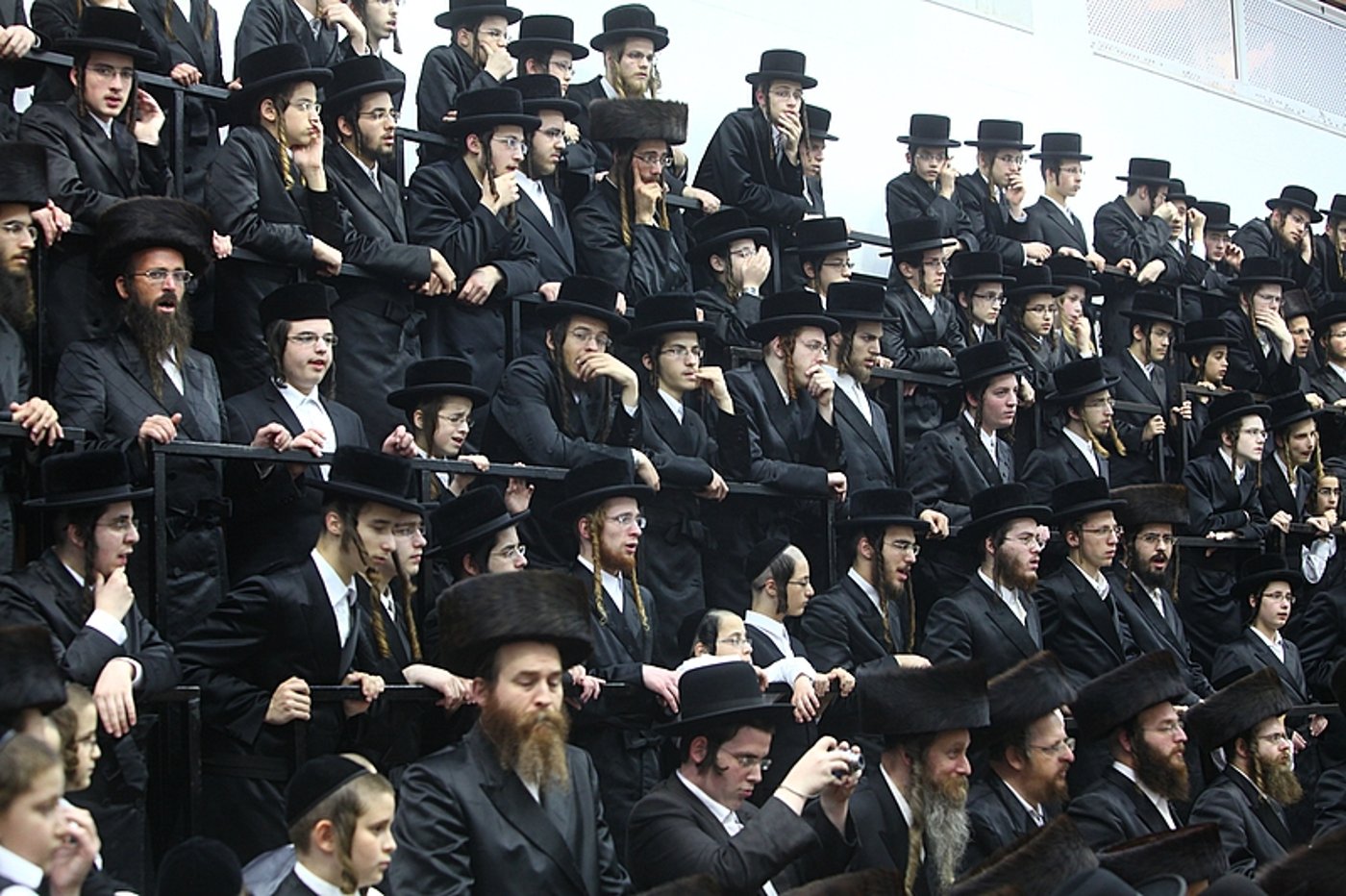 שׂוֹשׂ תָּשִׂישׂ: חתונת נכד כ"ק האדמו"ר מנדבורנא