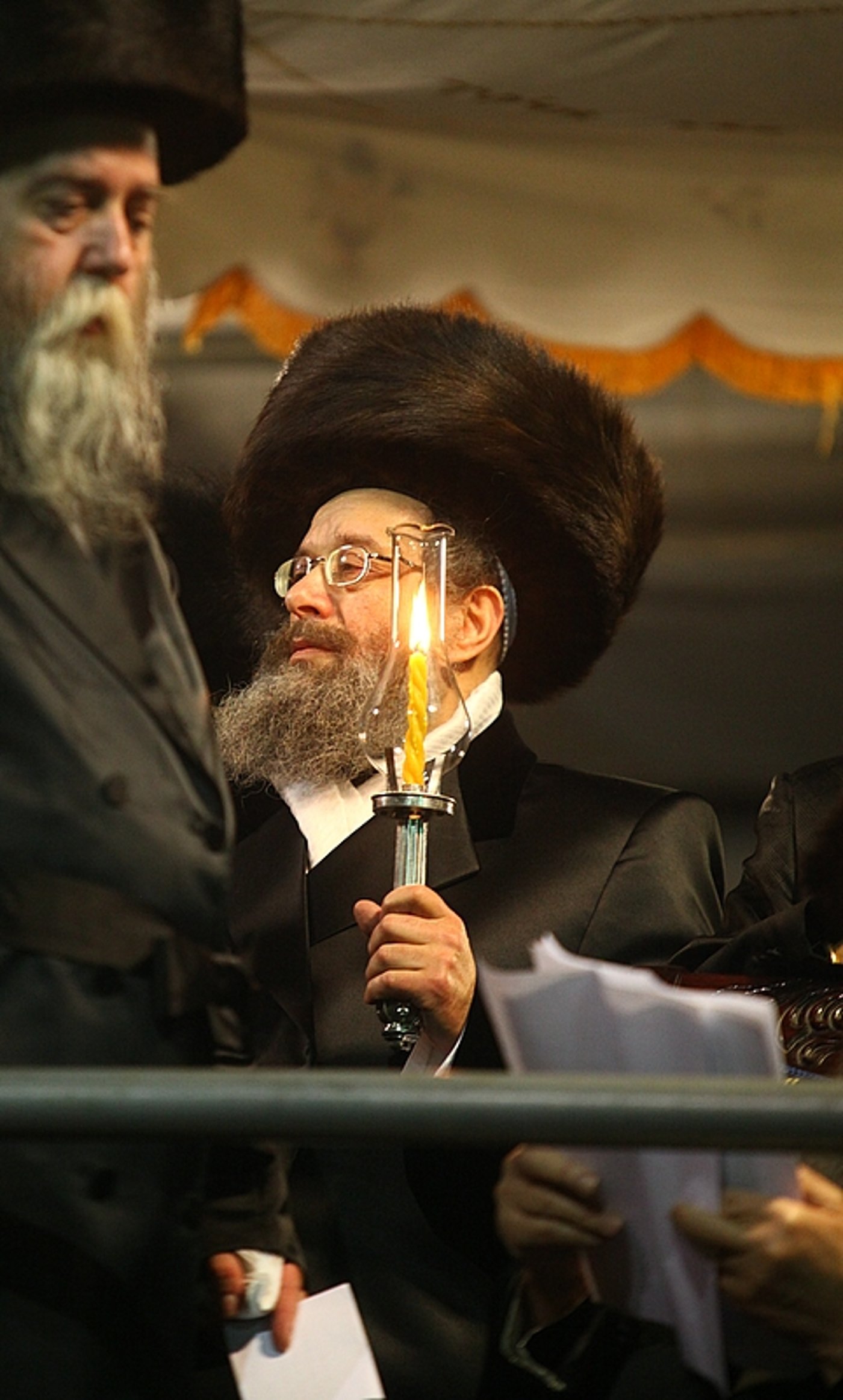 שׂוֹשׂ תָּשִׂישׂ: חתונת נכד כ"ק האדמו"ר מנדבורנא
