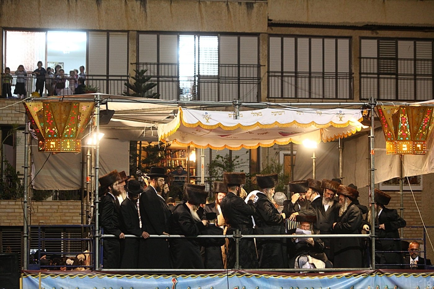 שׂוֹשׂ תָּשִׂישׂ: חתונת נכד כ"ק האדמו"ר מנדבורנא