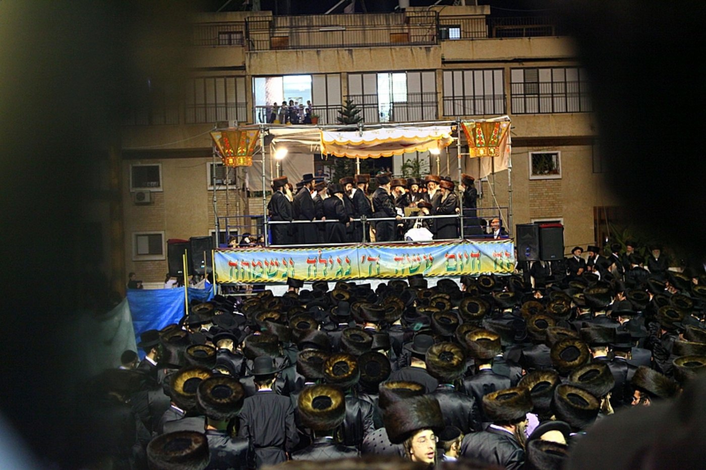 שׂוֹשׂ תָּשִׂישׂ: חתונת נכד כ"ק האדמו"ר מנדבורנא