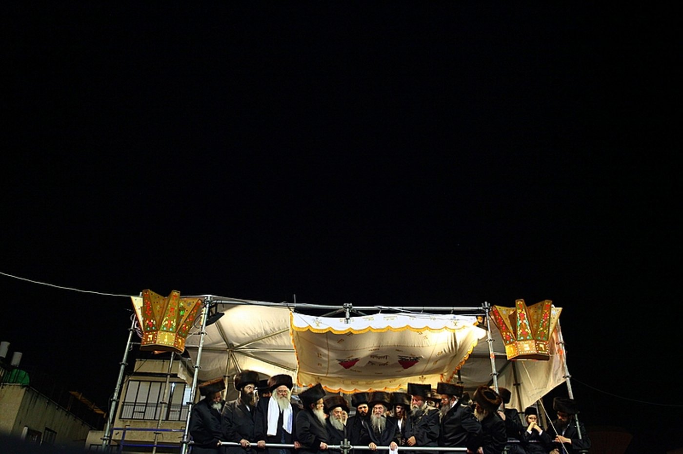 שׂוֹשׂ תָּשִׂישׂ: חתונת נכד כ"ק האדמו"ר מנדבורנא