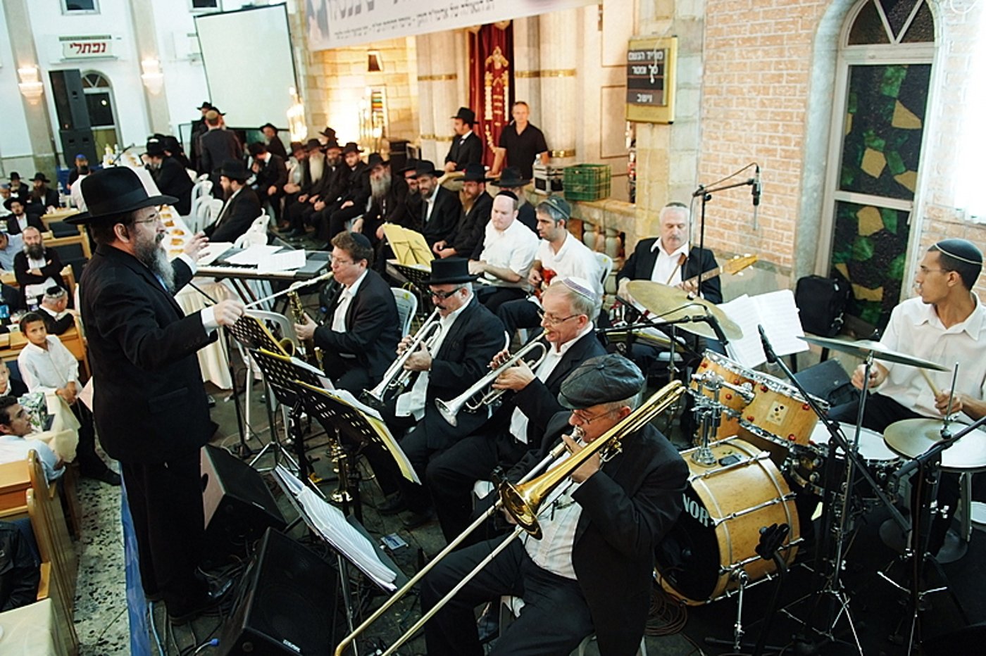 ה"חוזר" בירושלים, המזכיר בכפר-חב"ד, הנשיא ברוסיה