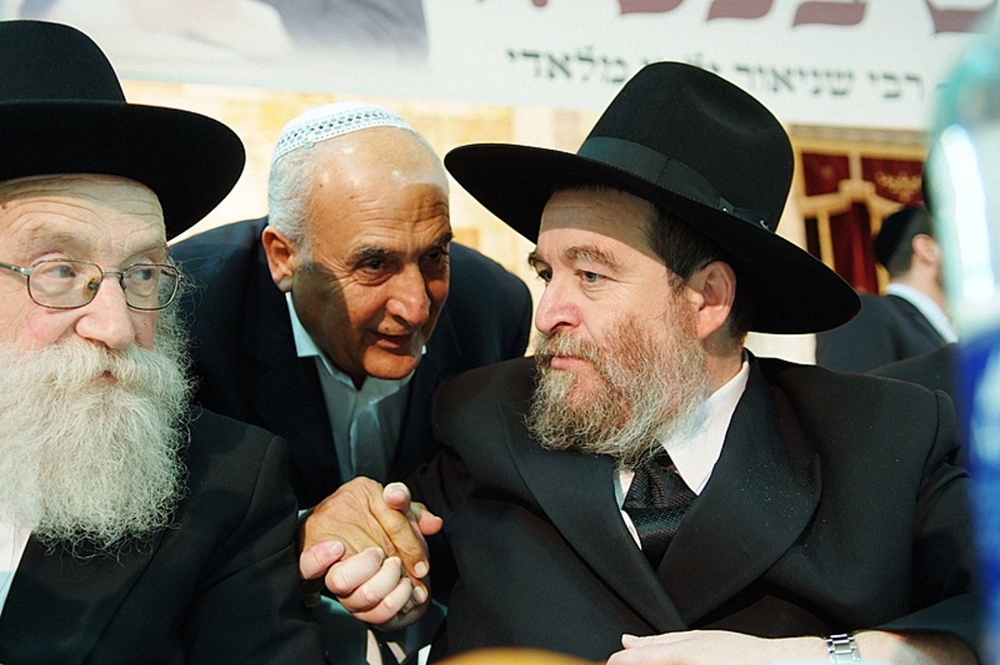 ה"חוזר" בירושלים, המזכיר בכפר-חב"ד, הנשיא ברוסיה