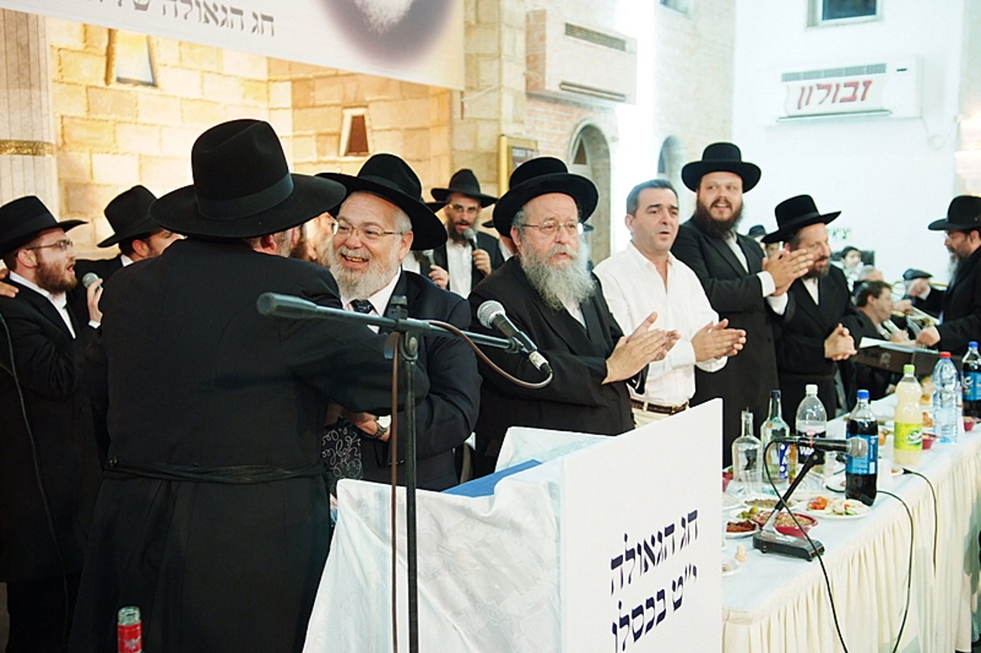 ה"חוזר" בירושלים, המזכיר בכפר-חב"ד, הנשיא ברוסיה