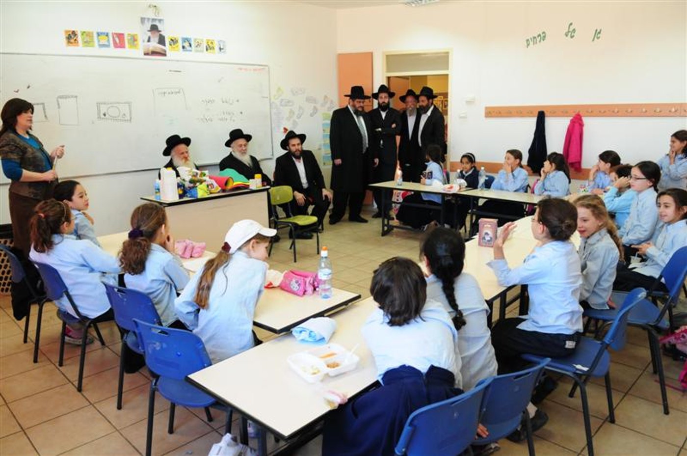 המאבק בערד: רבני חב"ד הגיעו לתמוך ברב המקומי