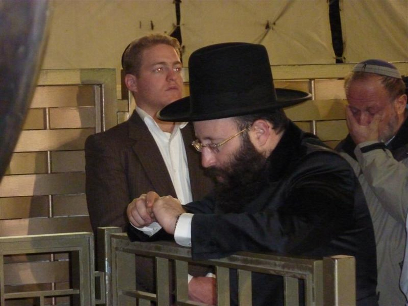 "אנו פוסקים שהקב"ה יבטל הגזירה", ביקש הרב עמאר