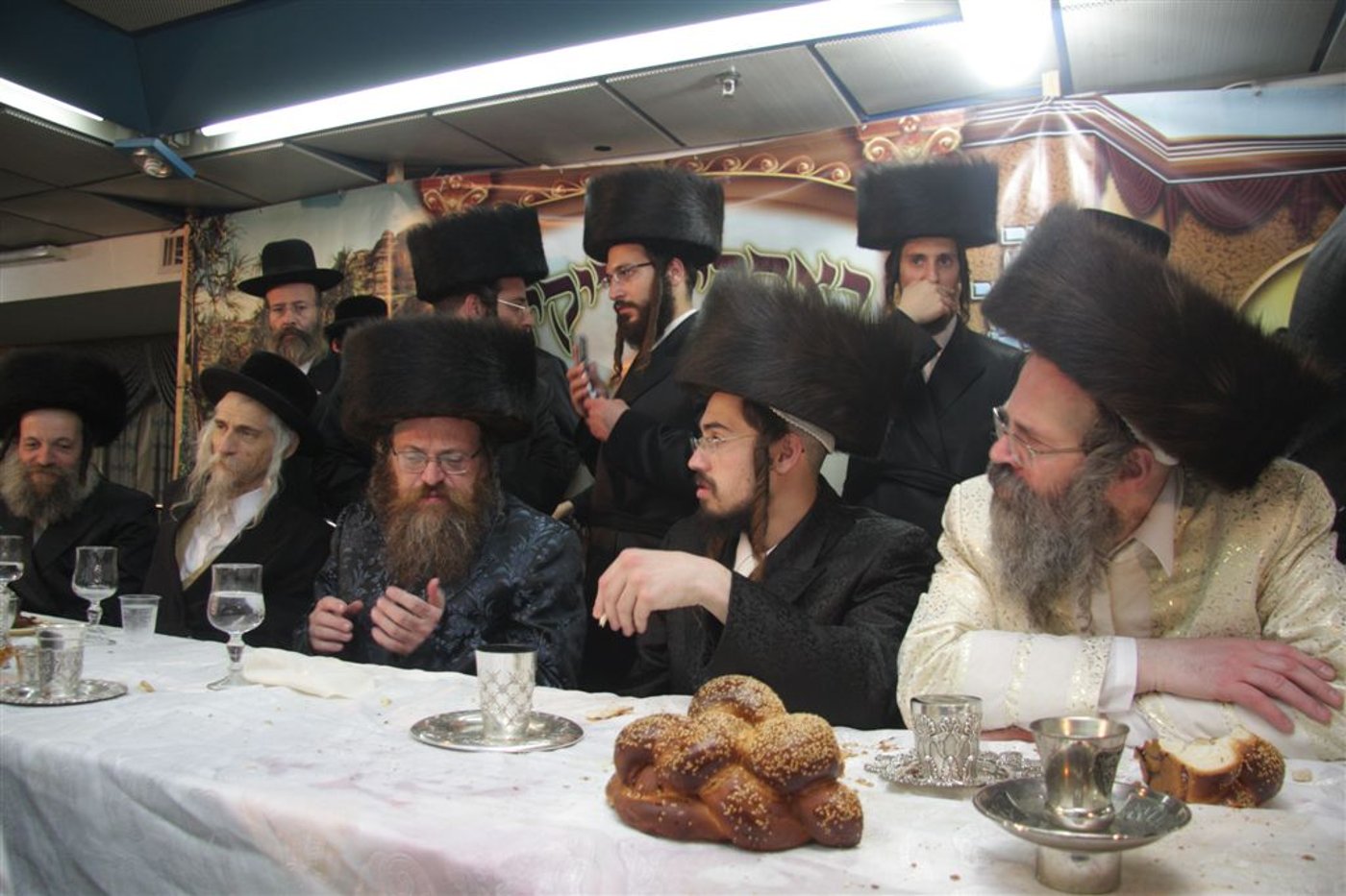 שמחת ראחוב: צפו בחתונת בן האדמו"ר