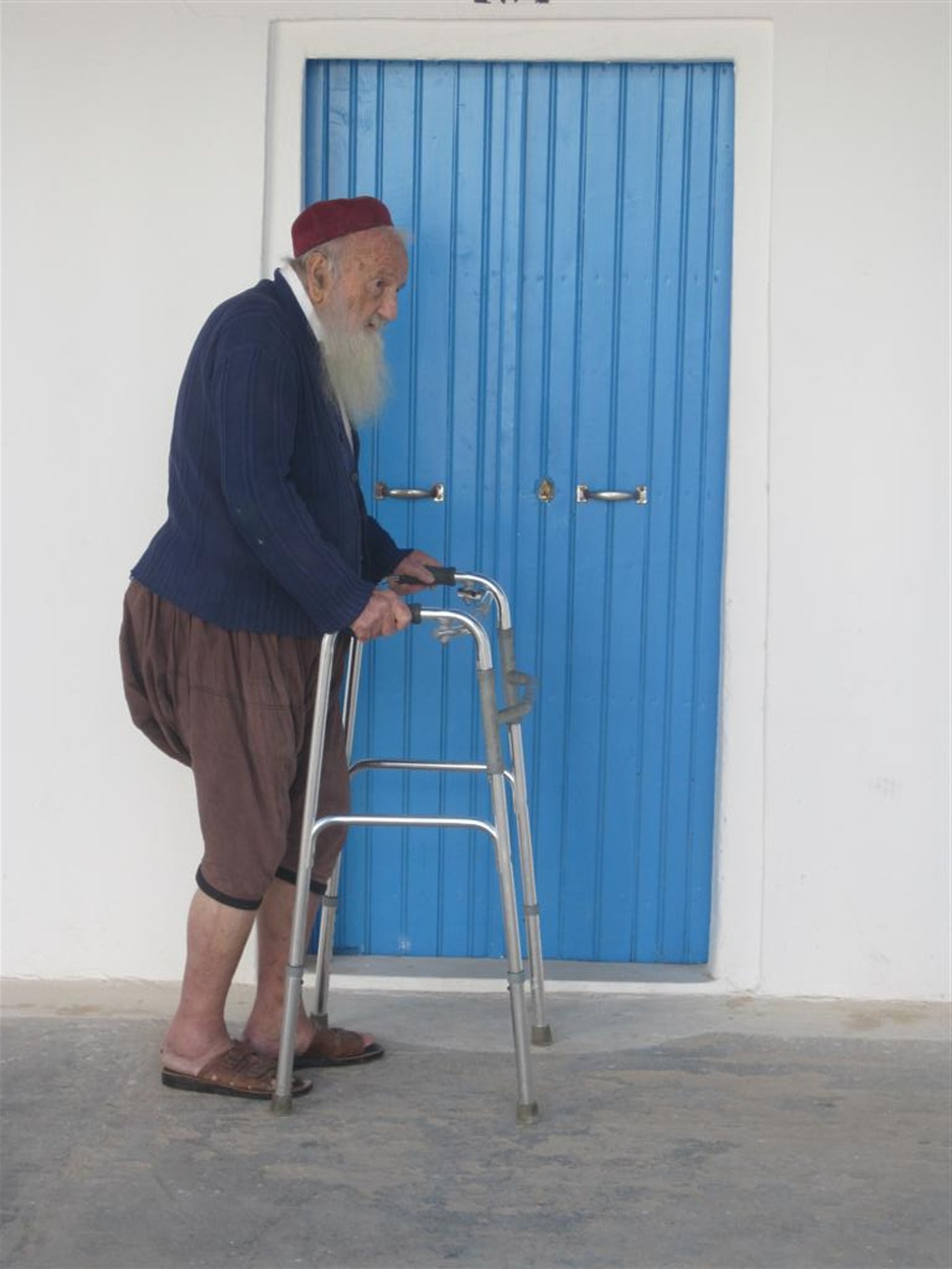 גורם בקהילה היהודית: "מכים אנשים עם סכינים"