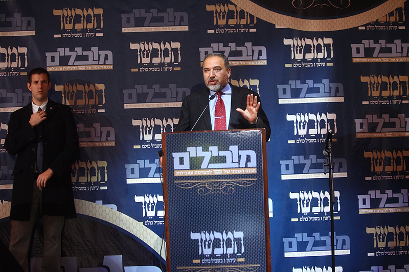 "קראוונים ביצהר זו בעיה? תסתכלו מה קורה במצרים"