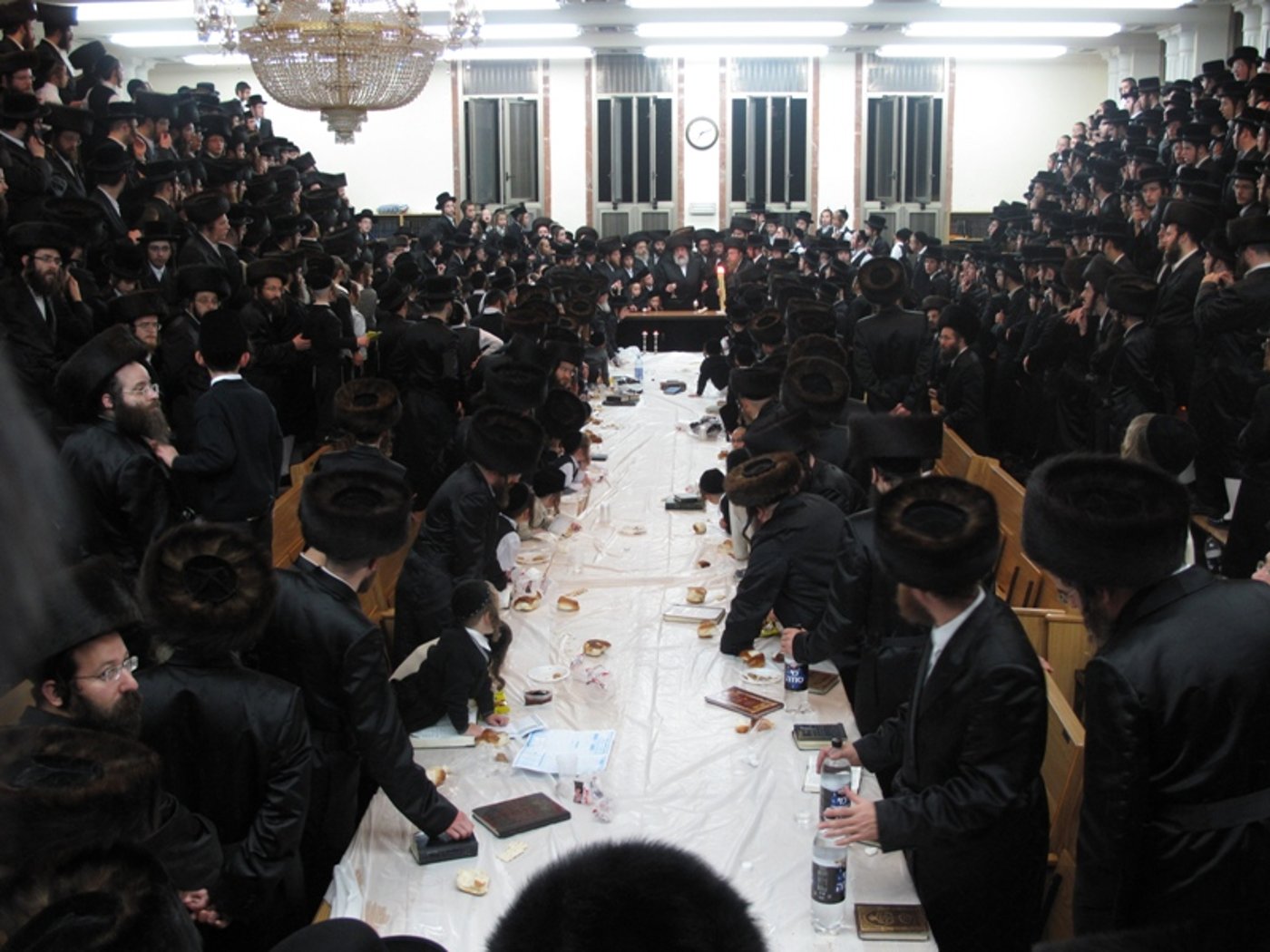 הרה"צ עם חסידי ויז'ניץ באשדוד