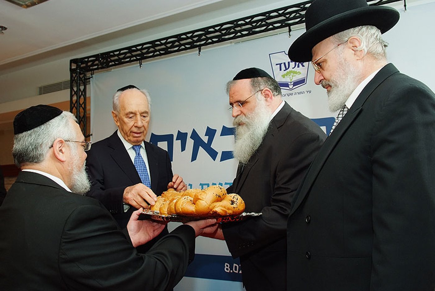 "האברכים צלולים, קחו דוגמה מהרב עובדיה"