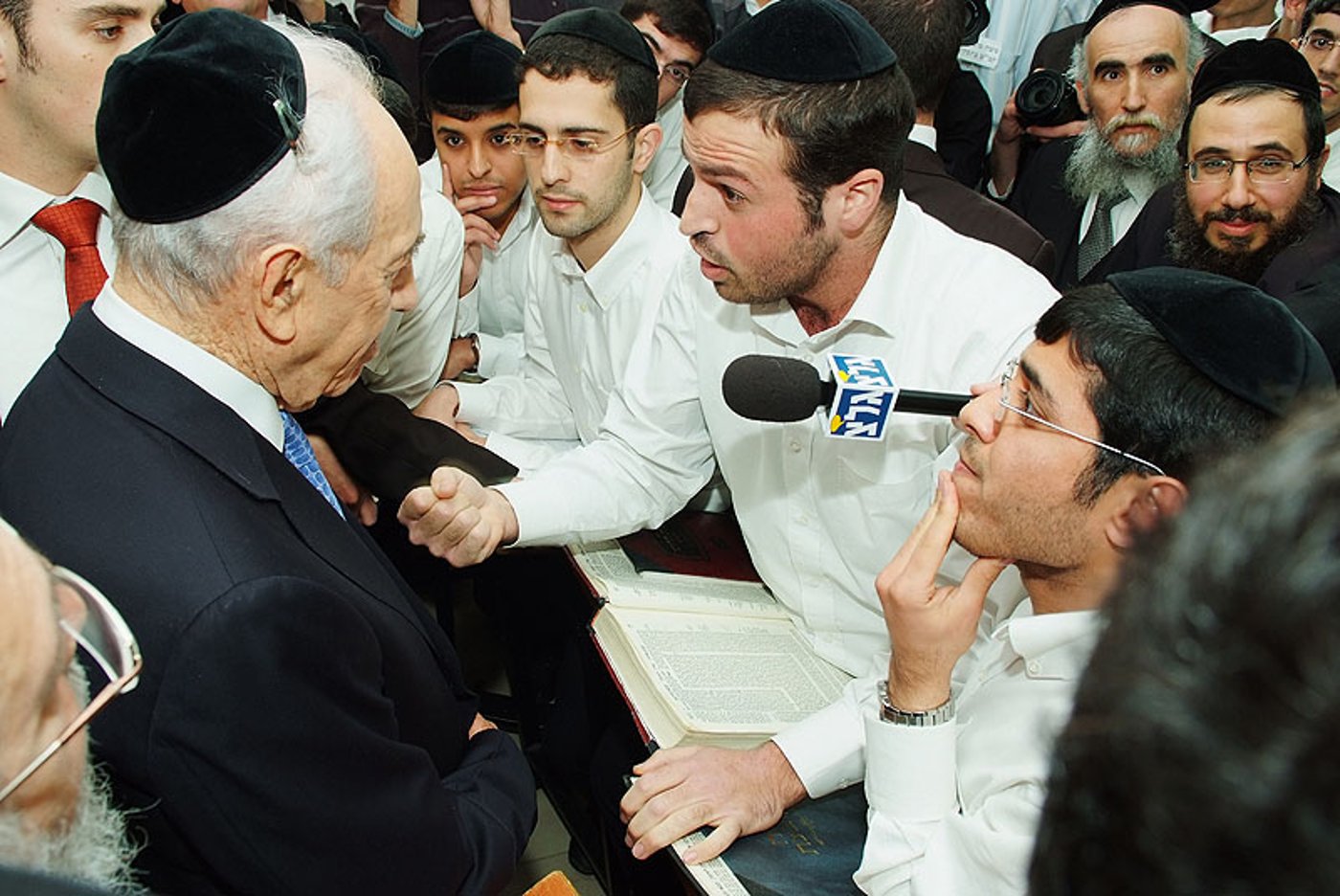 "האברכים צלולים, קחו דוגמה מהרב עובדיה"