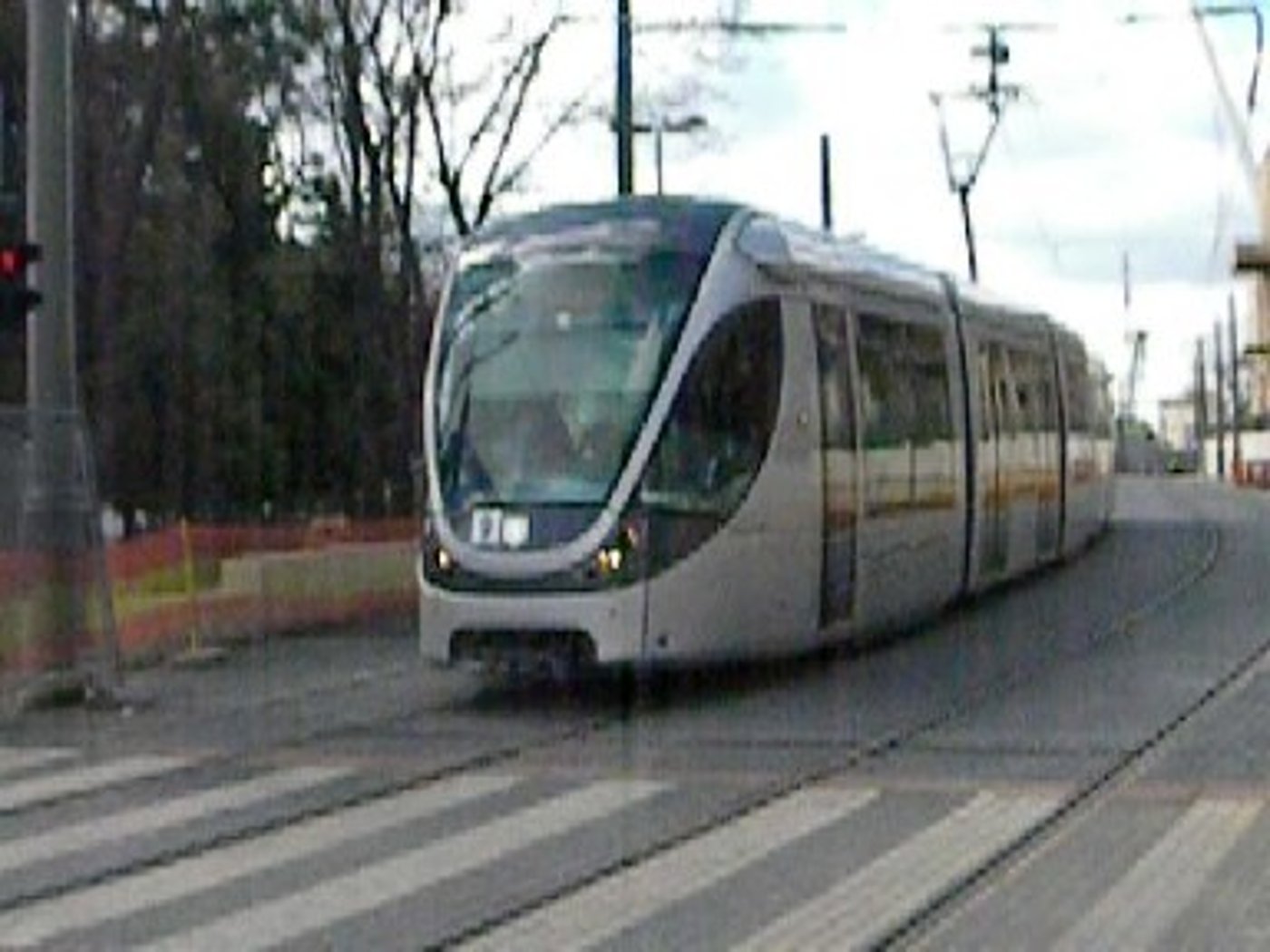 ירושלמים הרכבת הקלה כבר נעה
