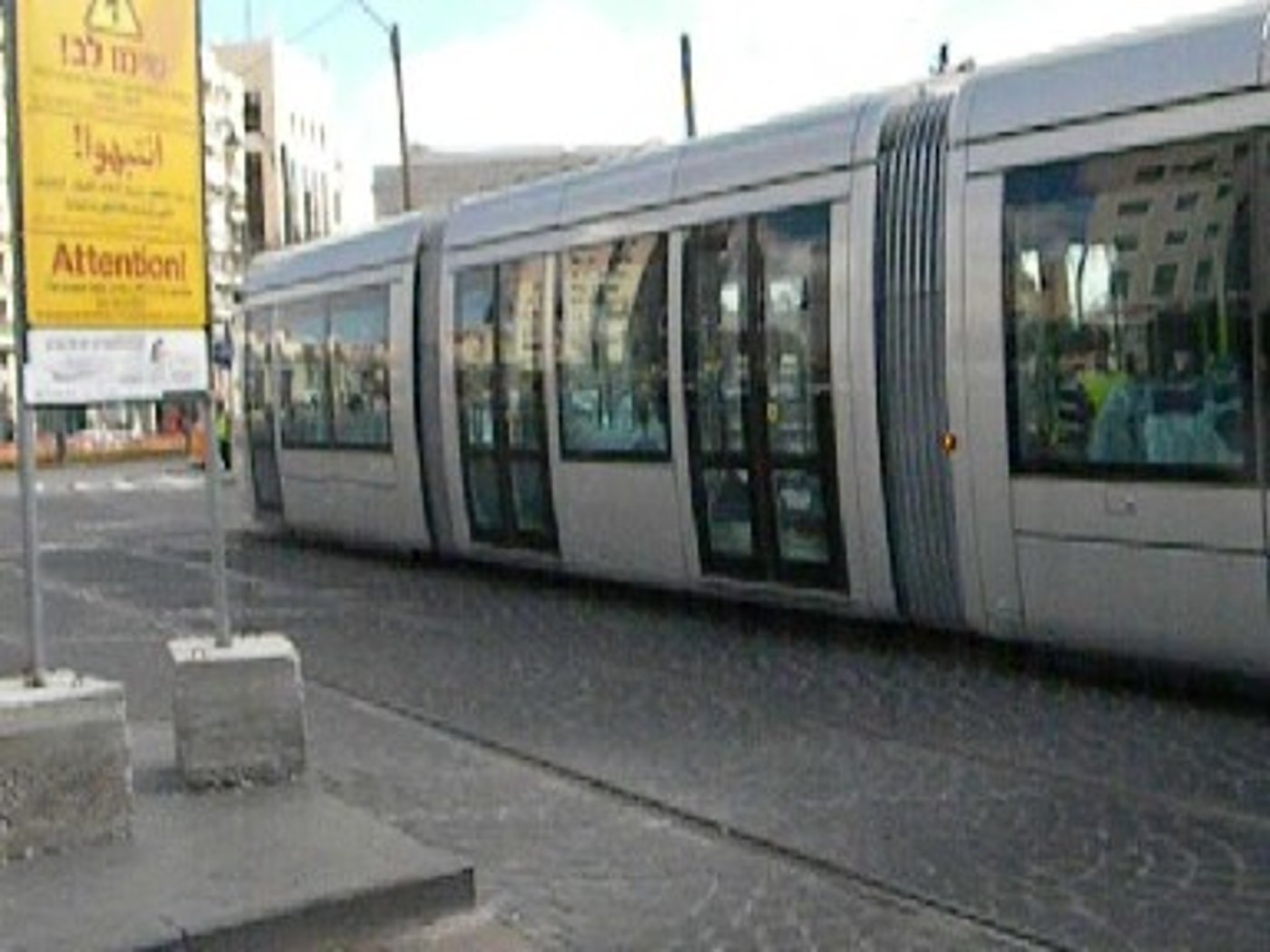 ירושלמים הרכבת הקלה כבר נעה