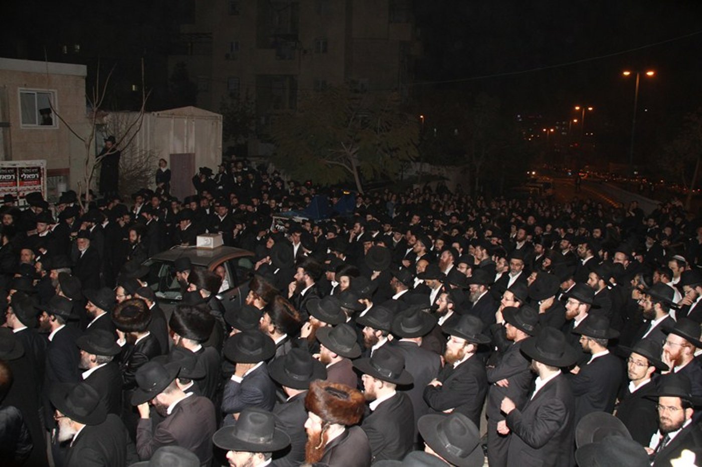 אלעד: המונים בהלווית הרב יוסף רוטנברג