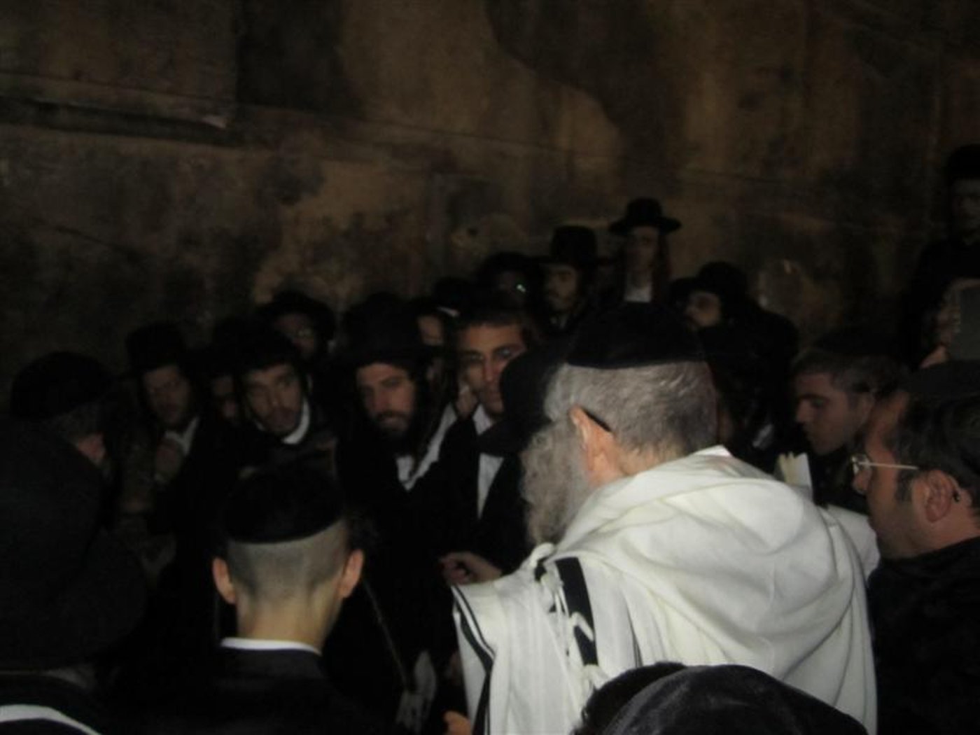 הכי קרוב לרב: המרדפים של חסידי הרב ברלנד בכפר ערבי